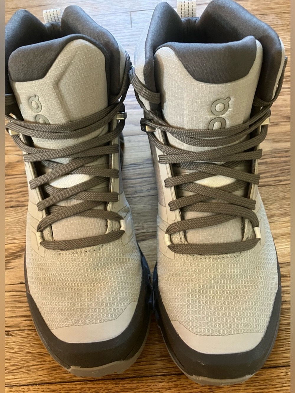 On Cloud Cloudrock Mid Hiking Boots Waterproof Gray 7.5 - Picture 3 of 6